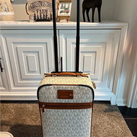 Michael Kors Carry On Luggage - Picture 5 of 15